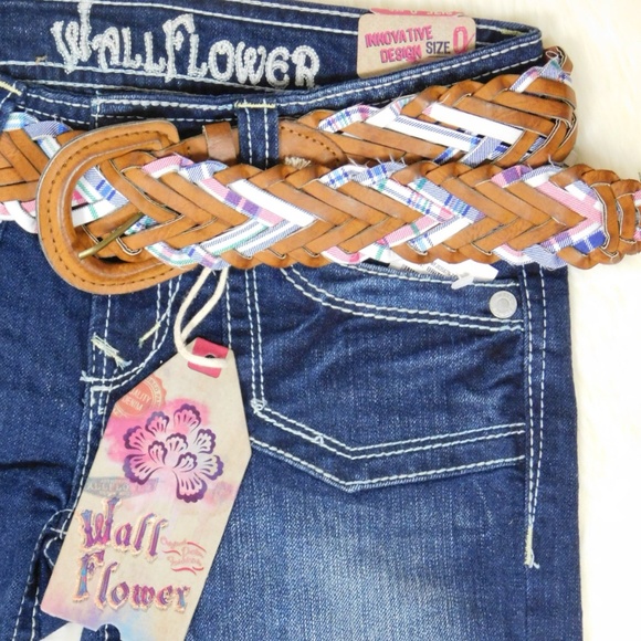 Wallflower Blue Jean Midi Shorts with Belt Size 0 Distressed Low Rise Cuffed NWT - Picture 3 of 7